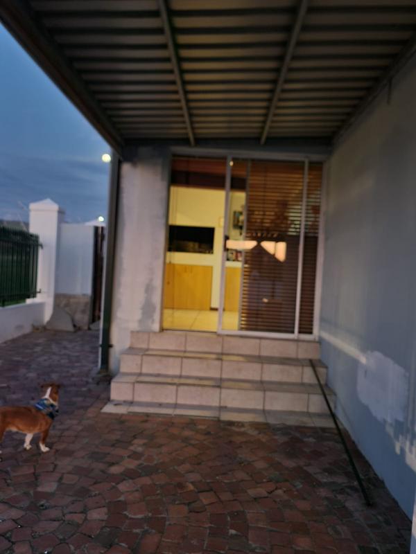 3 Bedroom Property for Sale in Eikenbosch Western Cape